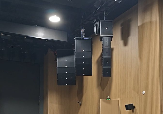 聲學與力學的平衡：線陣列系統(tǒng)中低音單元的布局邏輯